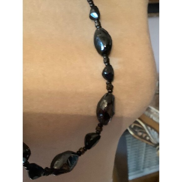 Black Glass Bead Necklace -- 32" - Picture 11 of 14